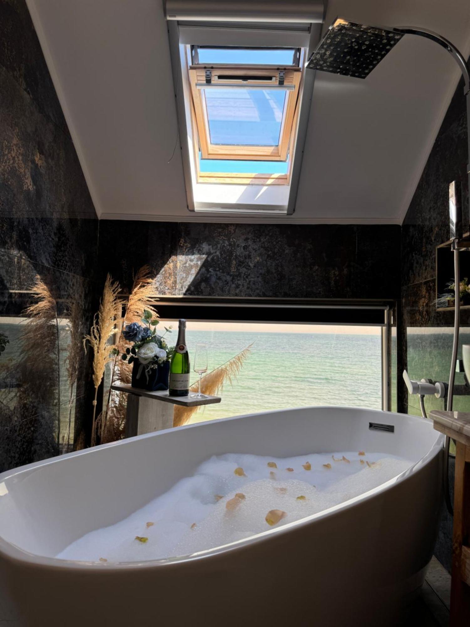 Sea&Sky Villa 科斯蒂内什蒂 外观 照片